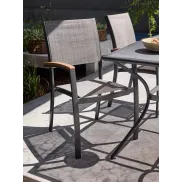 SIRDAL gris: Silla apilable moderna y funcional