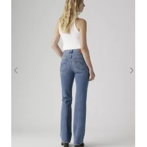 Jeans Bootcut Wedgie de Levis para un estilo único