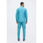 Chándal de Under Armour para un estilo deportivo.