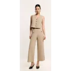 Botones en pantalón de punto