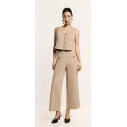 Botones en pantalón de punto