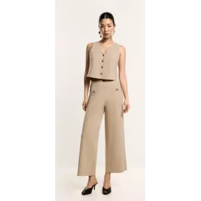 Botones en pantalón de punto