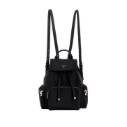 Bolsa Mochila Guess: Estilo y Versatilidad