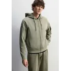 Sudadera con cremallera efecto lavado disponible en S, M y L