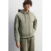 Sudadera con cremallera efecto lavado disponible en S, M y L