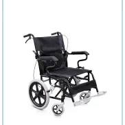 Plegable silla de ruedas para fácil traslado.