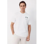 Camiseta Cortefiel con diseño gráfico