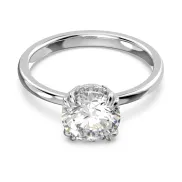 Anillo cocktail de la colección Stilla de Swarovski