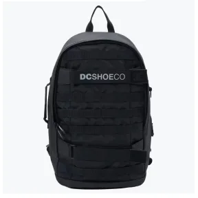Mochila negra DC para un estilo urbano y moderno.