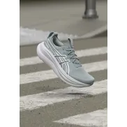 Nimbus 28 ATC de Asics: comodidad y rendimiento.