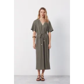 Vestido estructurado con cinturón de Cortefiel (S, M, L)