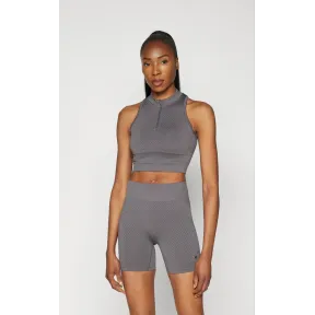 Seamless sports vest cropped design.