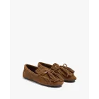 Mocasines planos de piel en camel con flecos decorativos