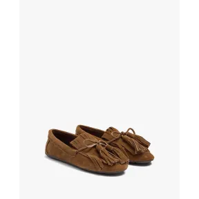 Mocasines planos de piel en camel con flecos decorativos