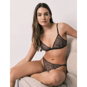 Braga brasileña y sujetador de tul estampado