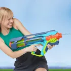 Pistola de agua Nerf Super Soaker con estación de carga a presión