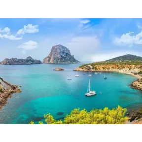 Ferry + Apartahotel 3★ en Ibiza: 4 noches con desayuno