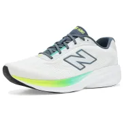 Vongo v5 de New Balance: confort y estilo en cada paso.
