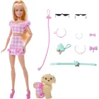 Barbie con perro: looks vichy rosa y accesorios a juego.