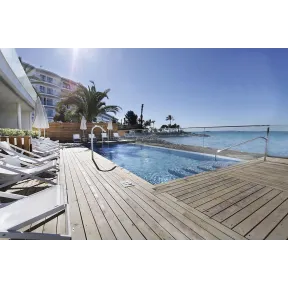 Hotel 4* en Ibiza con ferry y media pensión - Septiembre