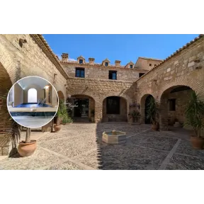 Palacio del Siglo XIX: Relájate como un rey en Mengibar