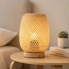 Lámpara Rústica Ruka de Mimbre y Madera con Pantalla Enrejada