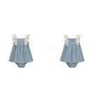 Vestido azul de bebé con volantes y braguita a juego