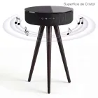 Mesa auxiliar con altavoz Bluetooth 30W y carga inalámbrica.