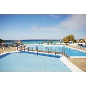 Formentera: 4 noches, ferry, coche y hotel por 528€