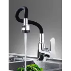 Grifo de Cocina Contemporáneo 360° en Cromo y Negro