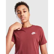 Camiseta júnior Nike con pequeño logo.