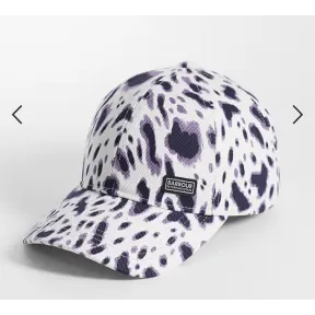 Gorra Santana de Barbour International con estampado de leopardo morada.
