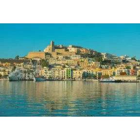 3 noches en hotel 4★ en Ibiza con ferry y media pensión