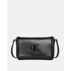 Bolso CK Negro con cierre solapa y bandolera
