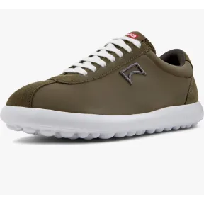 Pelotas Camper: Zapatos cómodos y estilosos.