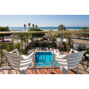2 NOCHES en HOTEL 3*+DESAYUNOS en la Costa del Maresme
