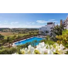 Escapada a Estepona: Desde 31€ en Apartahotel 4★ con Desayuno