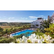 Escapada a Estepona: Desde 31€ en Apartahotel 4★ con Desayuno
