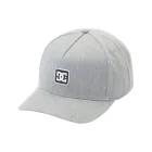 Gorra de DC Shoes para un estilo urbano y cómodo