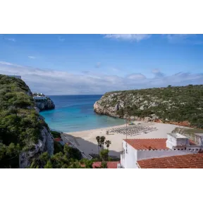 Menorca: 3 noches en Hotel 3* + Ferry con tu coche por 141€
