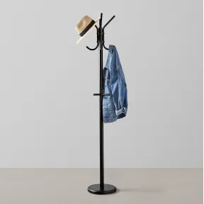 Perchero de pie Amazon Basics para abrigos y sombreros