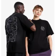 Camiseta unisex negra Elementals de corte holgado.