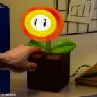 Lámpara de escritorio LED Fire Flower de Super Mario Paladone