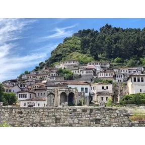 Albania en 8 días: vuelo, alojamiento, coche y seguro desde Madrid