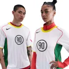 Camiseta Nike T90 Energy para adulto con estilo retro