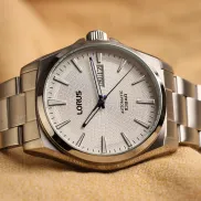 Lorus reloj automático plateado y blanco