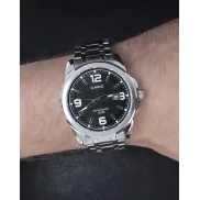 Reloj Casio 45mm: clásico, contundente y esfera negra