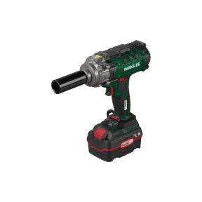 Atornillador de impacto a batería 20 V con cargador y batería.