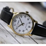 Reloj Clásico Casio MTP-V001GL-7BUDF con Caja Dorada