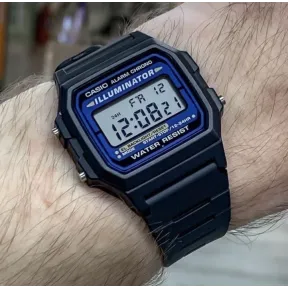 Reloj digital Casio clásico, 100 m WR y retroiluminación